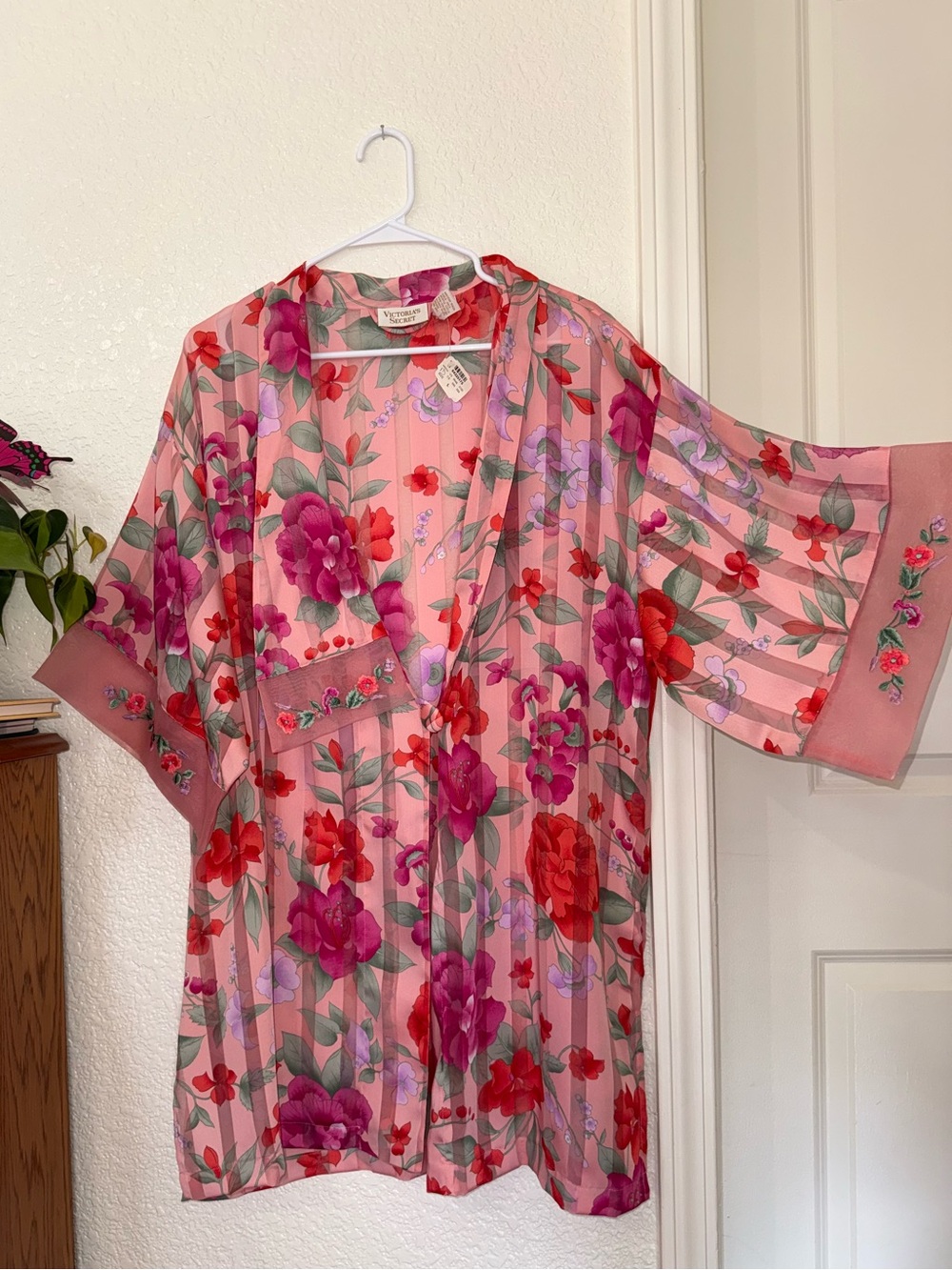 Vintage Deadstock gold label Victoria’s Secret kimono robe
